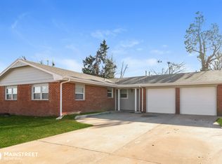 608 Hickory Ave, Yukon, OK 73099