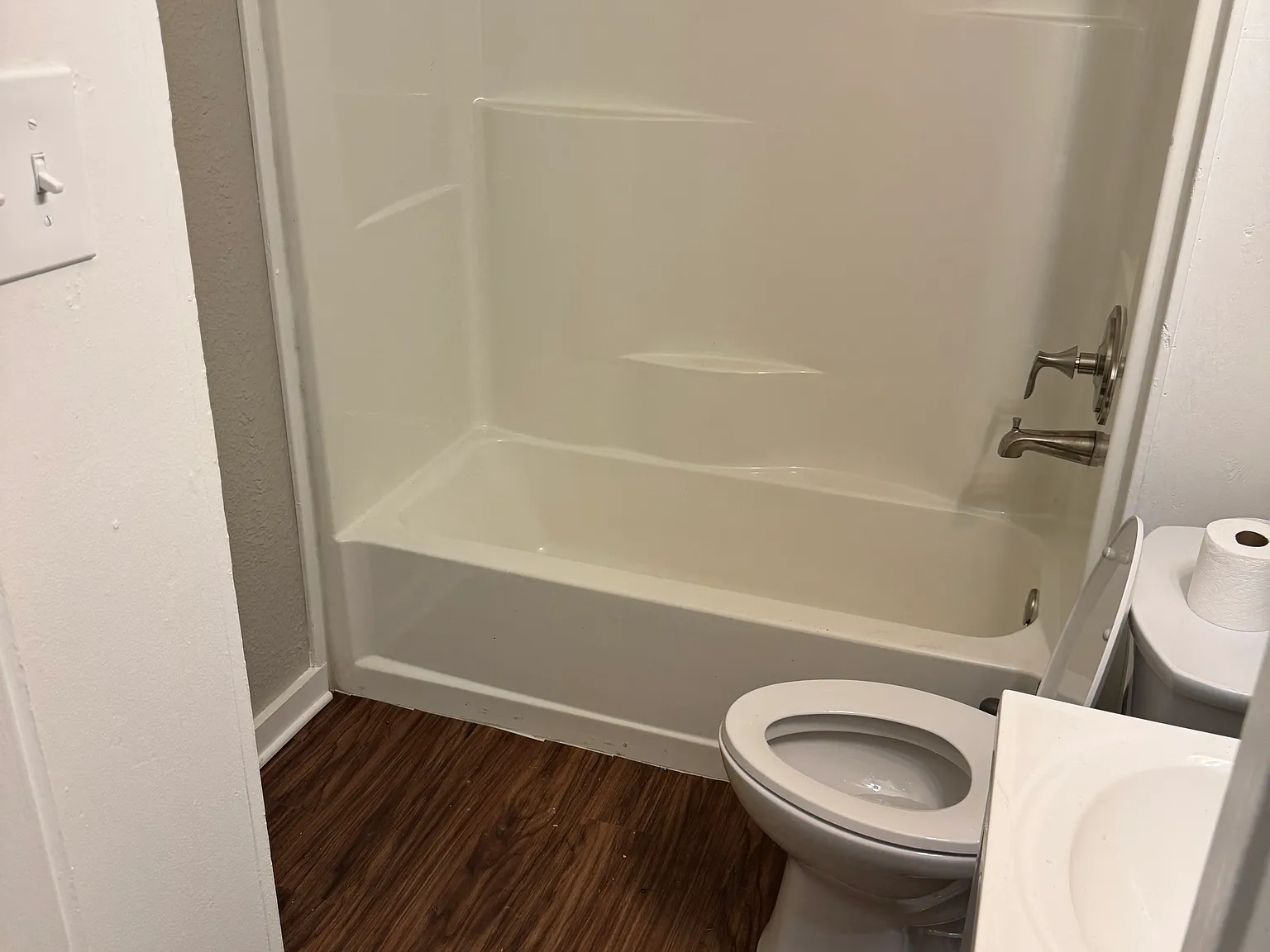 1 bed, 900 sqft, $750 — Photo 3