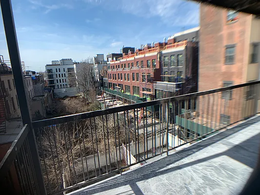 Rented by Francine Realty | media 21