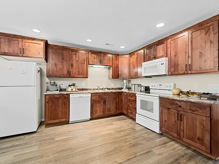 1030 N Main Ave #C — Photo 12