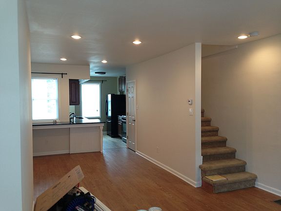 2nd image of 17 Viaduct Ave