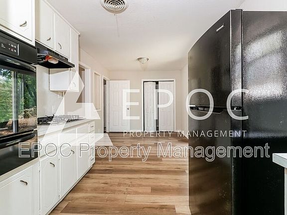 5th image of 1713 Greenwood Ave