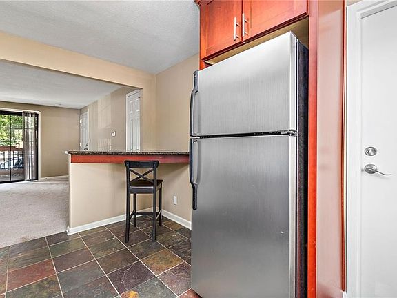 5th image of 4533 Holly St #104