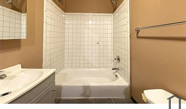2 bed, $1,050 — Photo 1