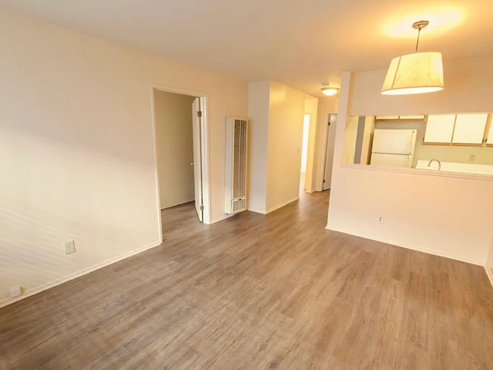 1326 W 29th St #5