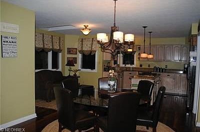 3rd image of 8714 Scenicview Dr