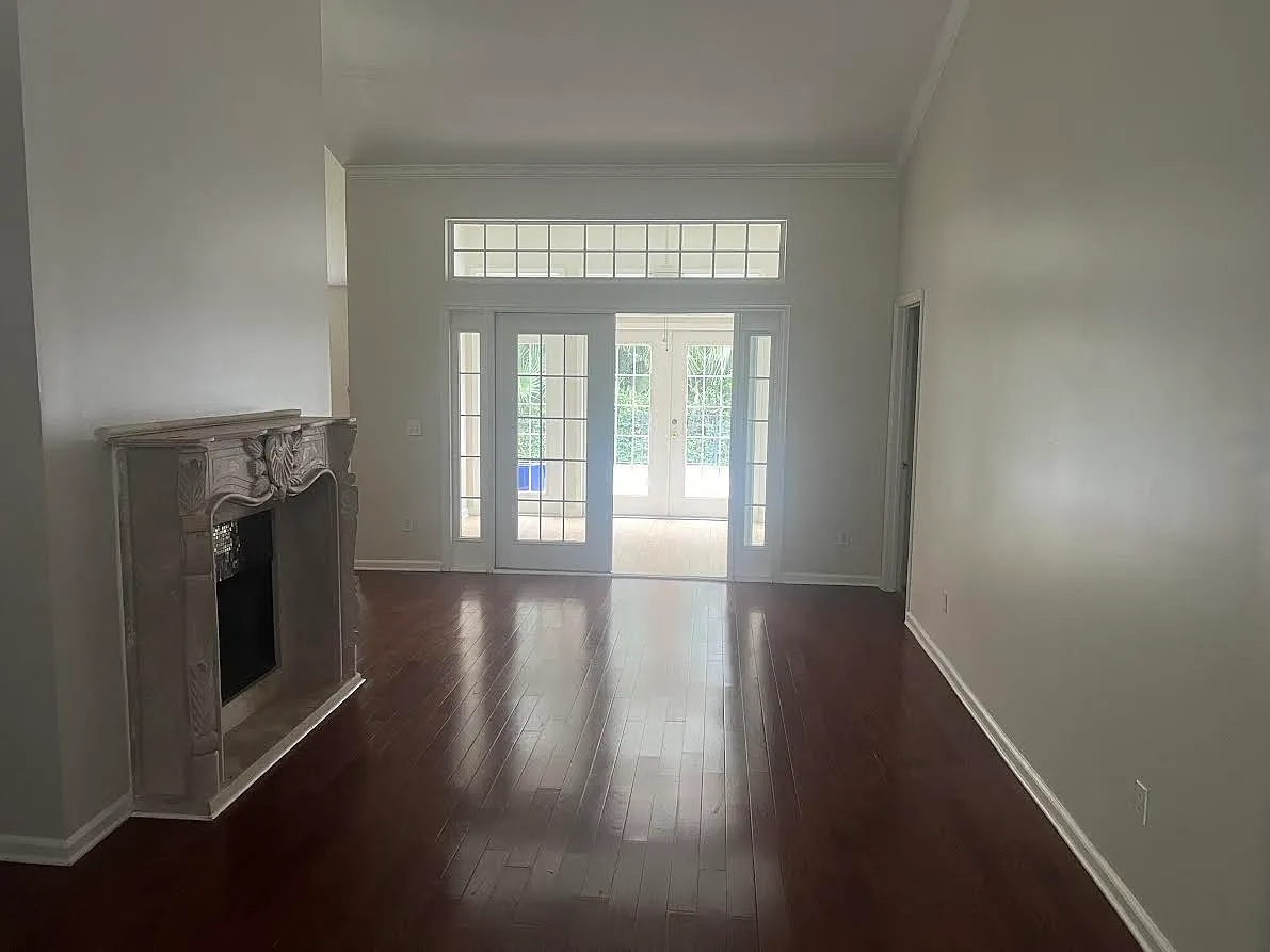 4 bed, 3.5 bath, 2454 sqft, $4,300 — Photo 3