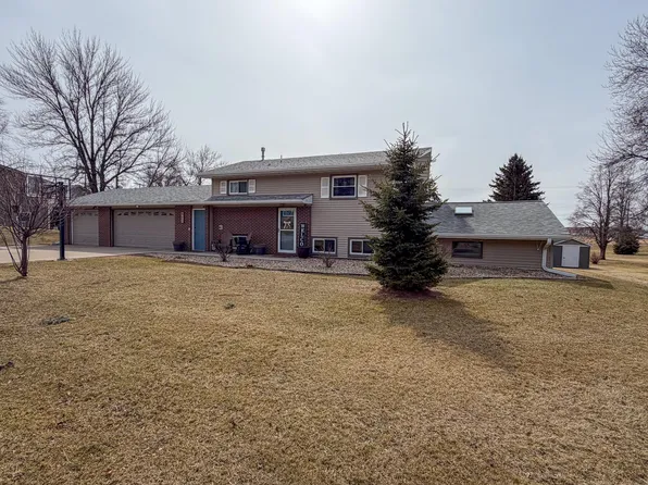 413 3rd St SE, De Smet, SD 57231