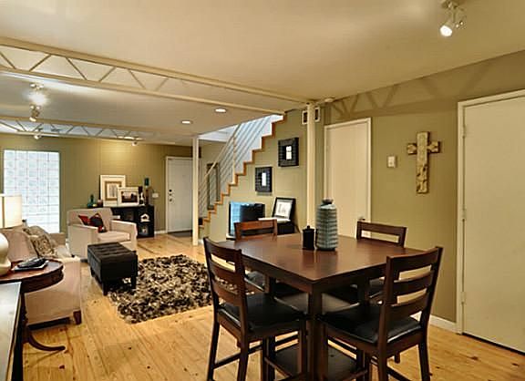 4th image of 4231 Travis St APT 3