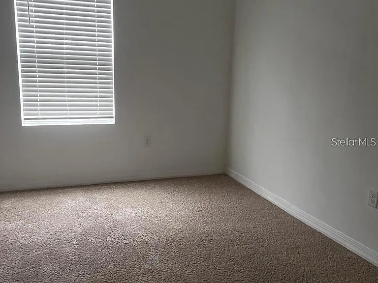 521 Nicken Grv — Photo 12
