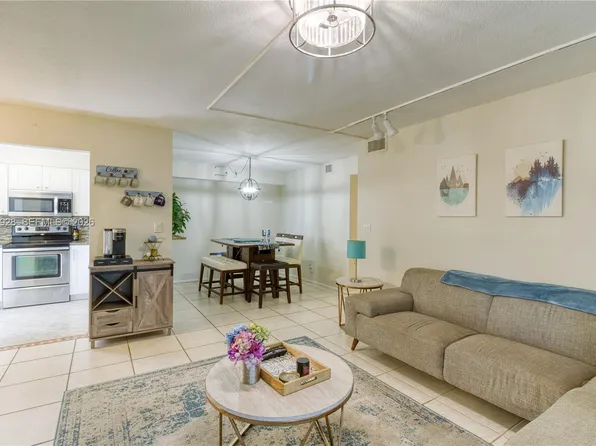 3095 N Oakland Forest Dr APT 104, Oakland Park, FL 33309
