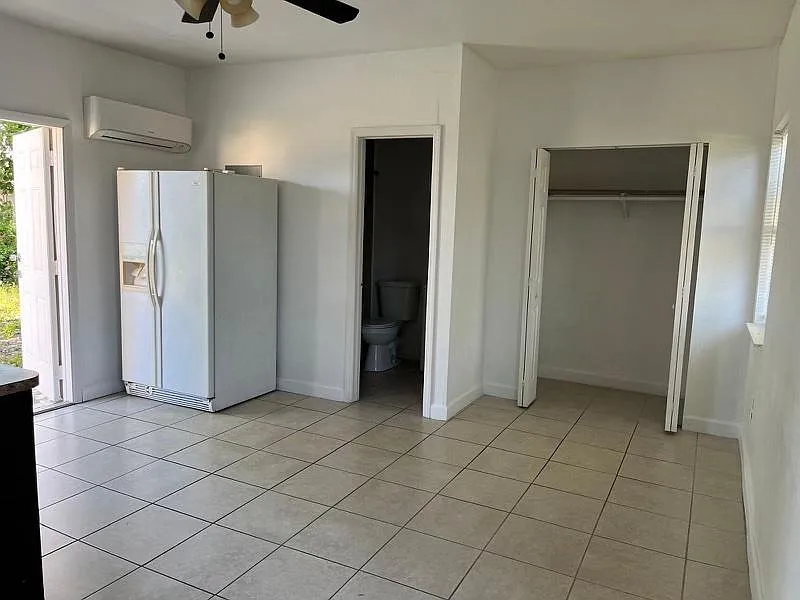 Studio, 500 sqft, $1,300 — Photo 2