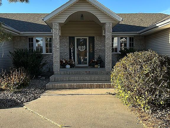 4th image of 30 Ponderosa Dr