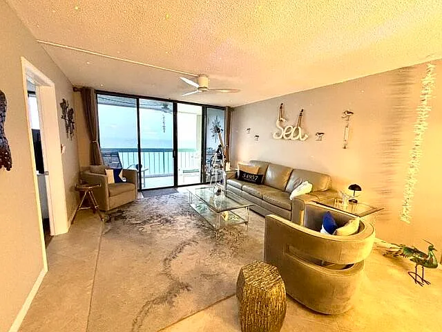 2 bed, 2.0 bath, 1023 sqft, $5,000 — Photo 4