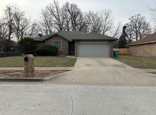 2942 E Belmont St, Springfield, MO 65802