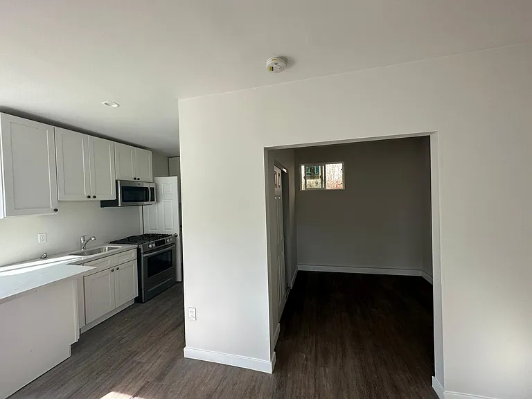 10809A Garfield Ave — Photo 3