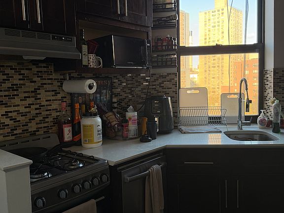 4th image of 611 E 11th St APT 7C