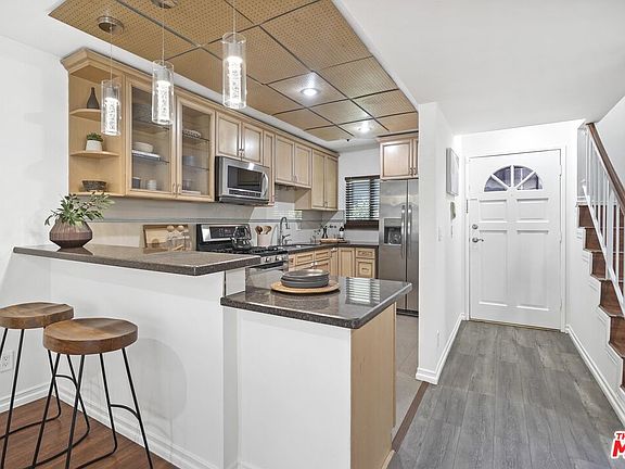 4th image of 7319 Hazeltine Ave APT 13
