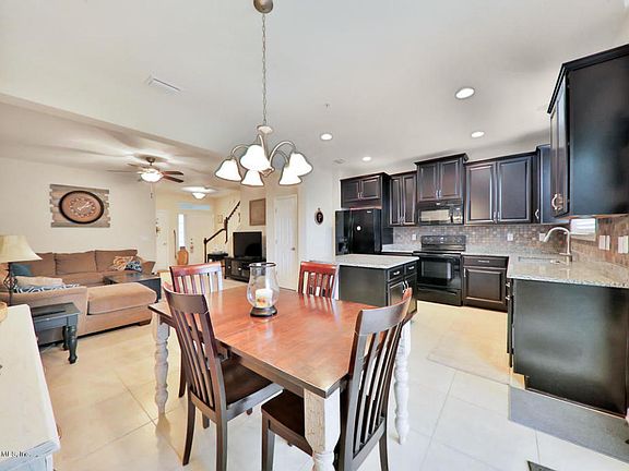 4th image of 86 San Briso Way