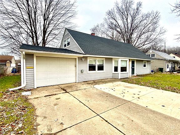 4th image of 4895 Greenwood Dr