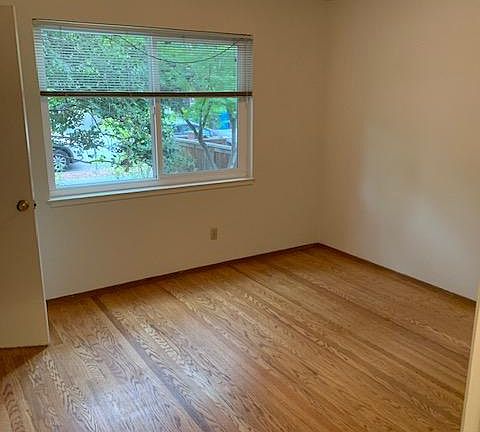 3rd image of 1309 Laurel St APT 1