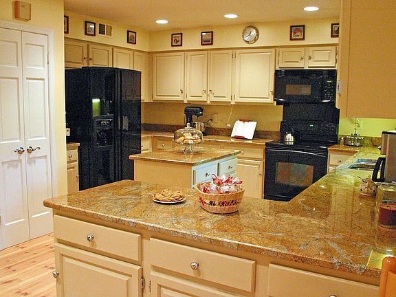 Granite Kitchen with Center Island