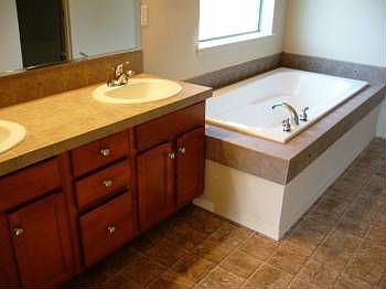 3rd image of 4115 NE 136th Ave