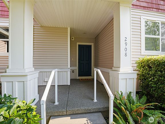 3rd image of 2908 SW Raymond Street
