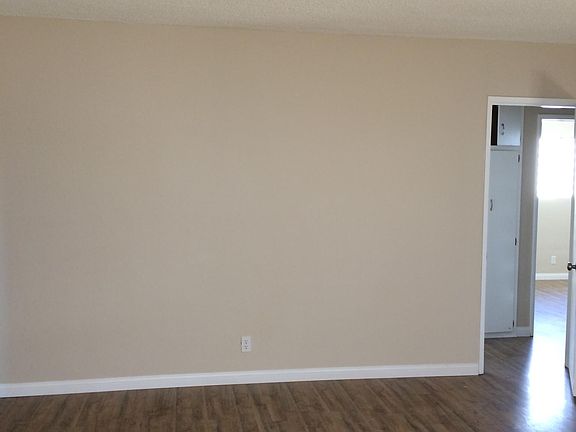 4th image of 18434 Mansel Ave
