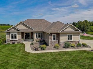 2283 Fenceline Dr, Jackson, WI 53037