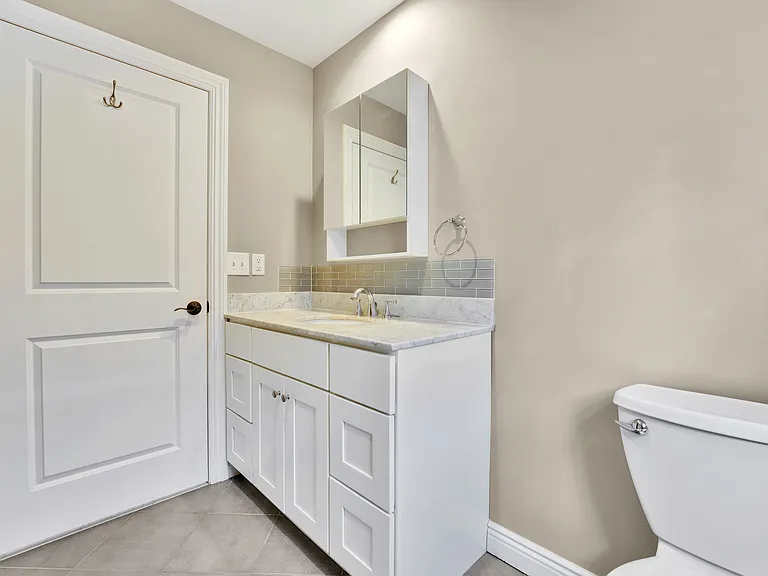 210 Hackensack St #C — Photo 16