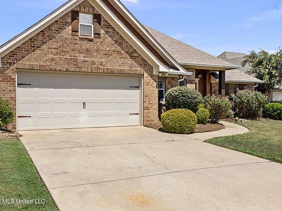 2nd image of 376 Austin Cir