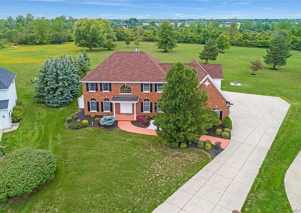 1st image of 6483 Deerview Ct