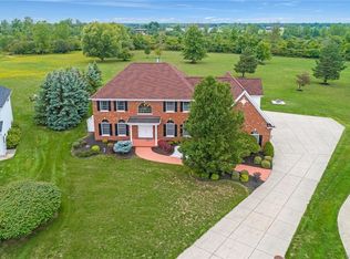 6483 Deerview Ct, Clarence Center, NY 14032