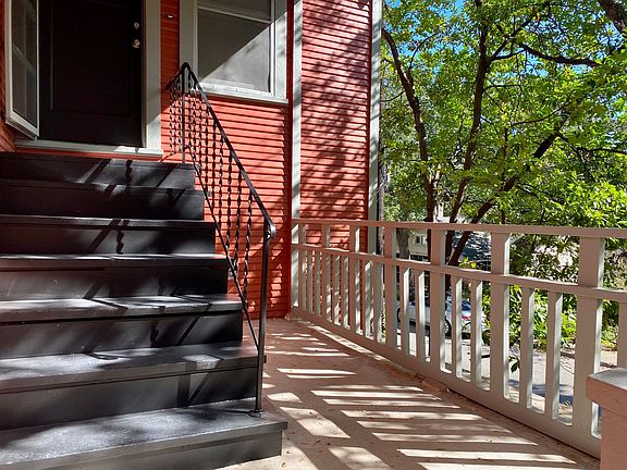 3rd image of 612 Oakland Ave