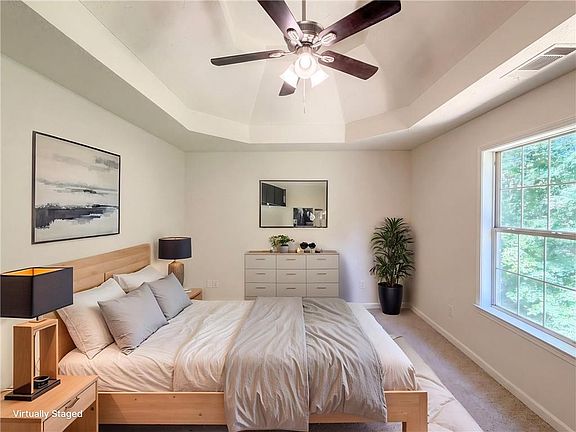 4th image of 170 Rosewood Cir