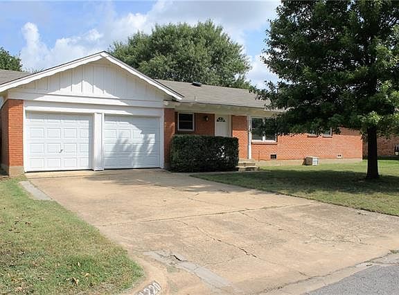 2nd image of 1220 Bradford Dr