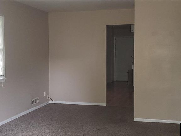 3rd image of 3550 N 41st St