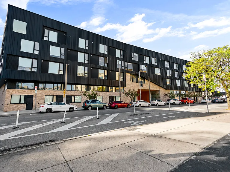 458 N 5th St #3 — Photo 15