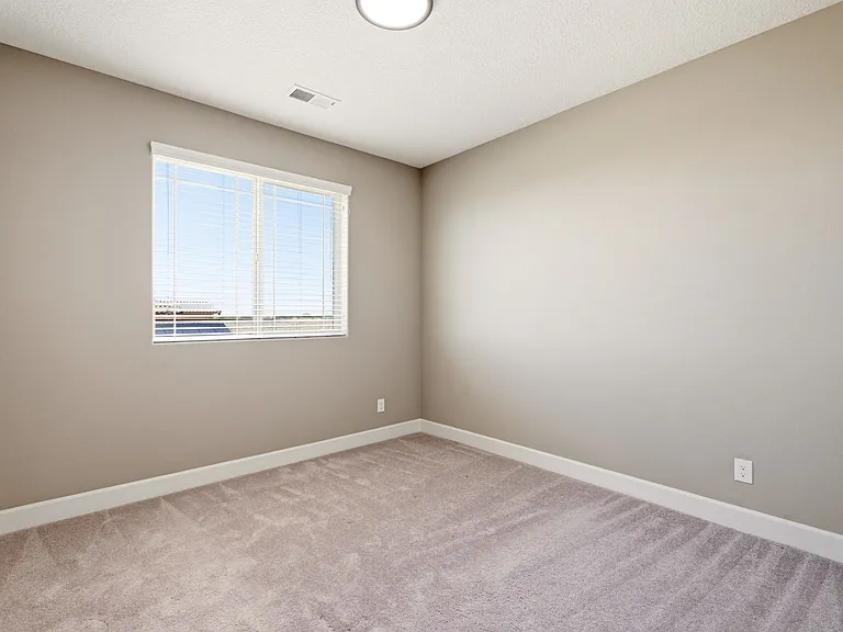 1504 Challedon Dr SE — Photo 38