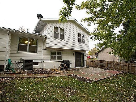 3rd image of 5027 Emerson Dr