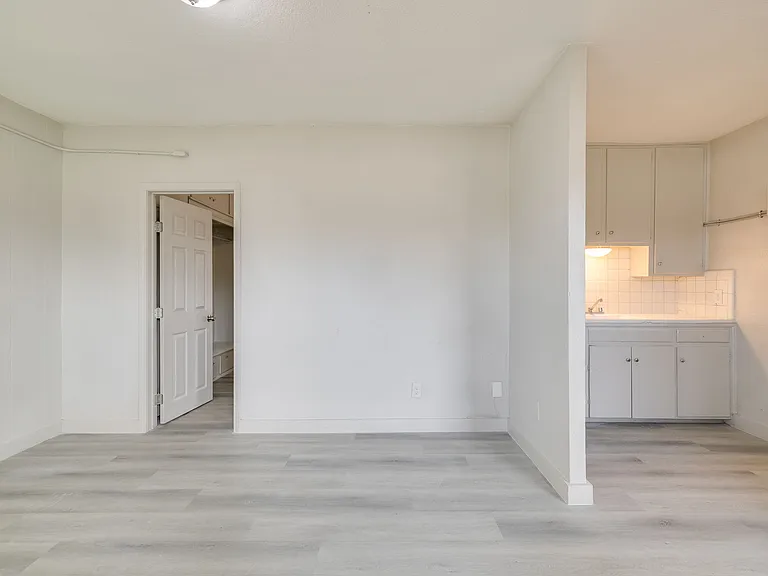4701 NW 16th St #24 — Photo 1