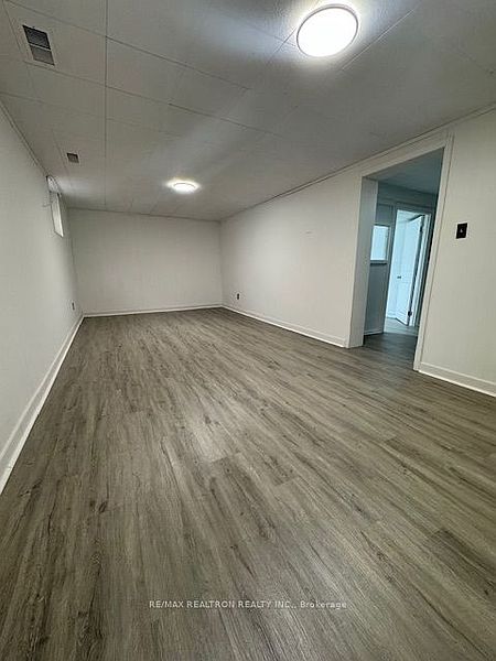 Toronto House for rent - 4 Bedrooms — photo 19