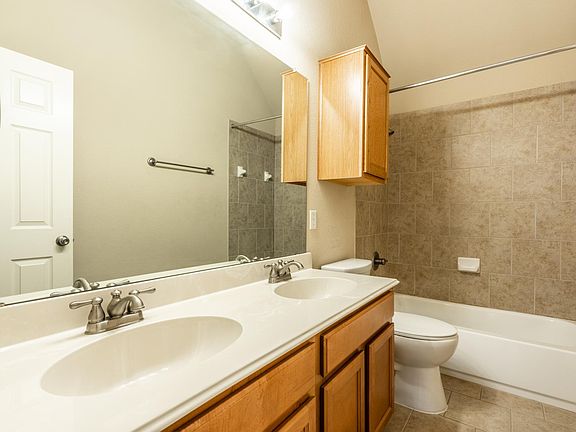 4th image of 8609 Nicholson Dr