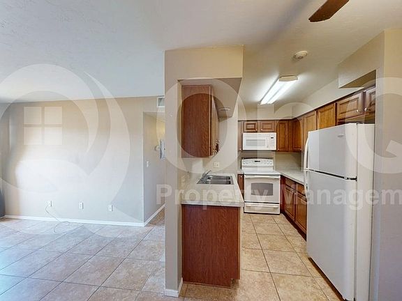 3rd image of 1810 E Blacklidge Dr APT 410