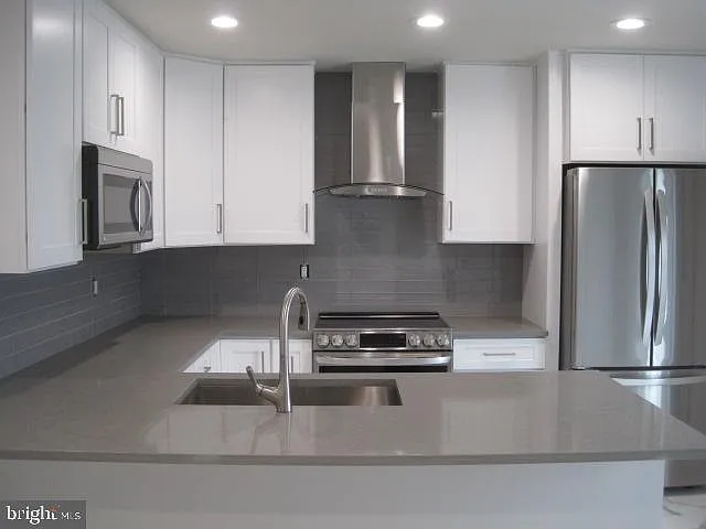 110 Villa Capri Cir — Photo 9
