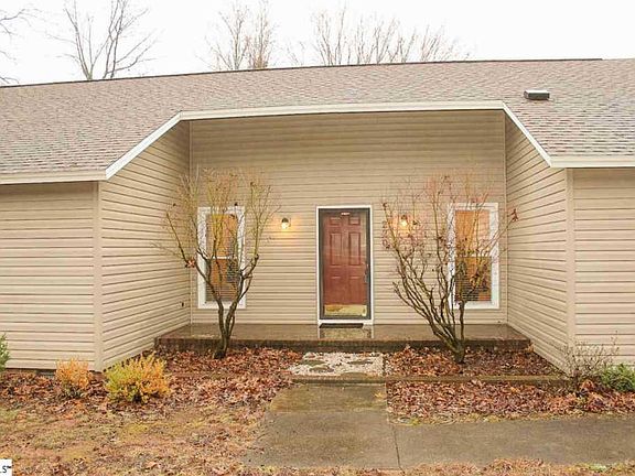 2nd image of 220 Crestwood Dr