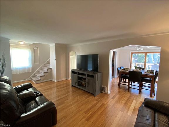 5th image of 5217 E 119th St