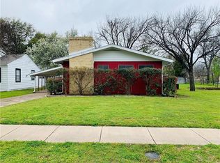 613 SE 2nd St, Grand Prairie, TX 75051