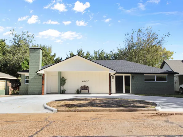 1614 Broadmoor Dr, Woodward, OK 73801